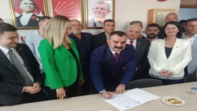 İYİ Parti’den istifa eden Uzunköprü Belediye Başkanı CHP’de.. Başkan Martin yeniden baba ocağında