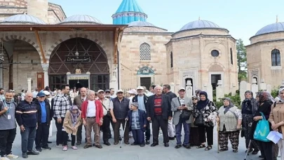 Konya Büyükşehir, Dünya Yaşlılar Günü’nde Büyüklerimizi Unutmadı