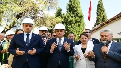 Özgür Özel’in Bornova mesaisi Cami açılışıyla başladı