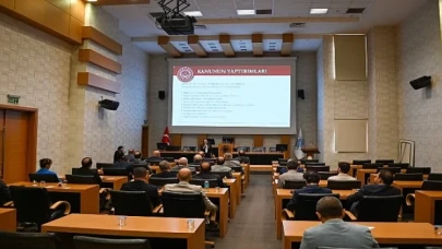 Selçuklu Belediyesi’nde görev yapan birim müdürlerine “Kadına Yönelik Şiddetle Mücadele, Erken Yaşta Evlilik ve Zorla Evlilik” konularında eğitim verildi