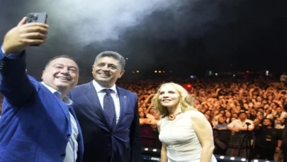 Sertab Erener Akhisarlılara unutulmaz gece yaşattı