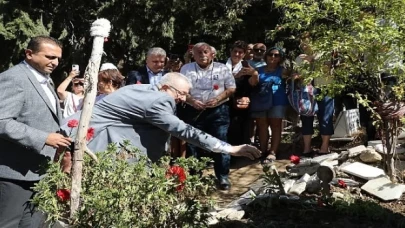 Tuncel Kurtiz, Edremit’te ki mezarı başında anıldı