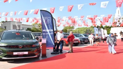 1. Manisa Otoshow Otomobil Fuarı Açıldı