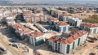 Adıyaman İndere ülkenin en büyük şantiyesi oldu... Kaya zemine tünel kalıpla sağlam konutlar