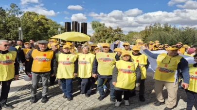 Aile Hekimliği çalışanları yönetmelik taslağının geri çekilmesi için Ankara’da miting düzenledi