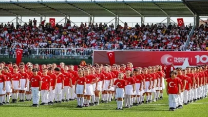 Aliağalılar 29 Ekim Cumhuriyet Bayramı Coşkusunu Hep Birlikte Yaşayacak