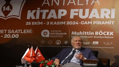 Antalya Kitap Fuarı’nda İlber Ortaylı’ya büyük ilgi