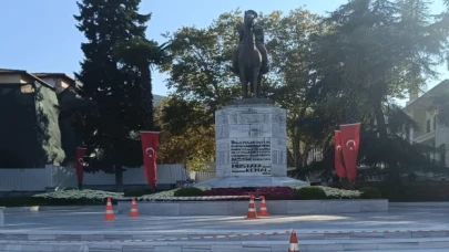 Büyükşehir’den Atatürk Anıtı’na bakım