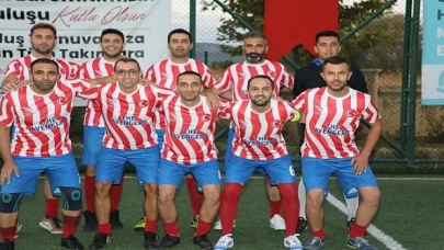 Edremit Belediyesi Cumhuriyet Kupası futbol turnuvası başladı