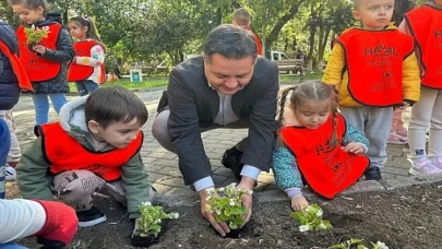 Gençlik Parkı miniklerle “çiçek” gibi oldu