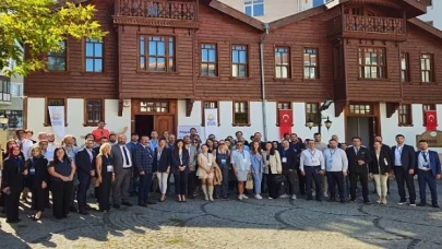 Gölcük Belediyesi, dijitalleşen İstihdam Ofisi’nin çalışmalarını tanıtmak ve istihdama katkı sunmak adına dev sanayi firmalarını bir araya getirdi.