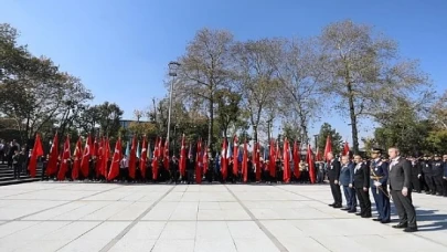 İnegöl’de Cumhuriyet Bayramı Coşkusu Çelenk Töreniyle Başladı