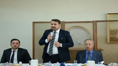 Kahramankazan Belediye Başkanı Selim Çırpanoğlu, 19 Ekim Muhtarlar Günü kapsamında mahalle muhtarları ile bir araya geldi.