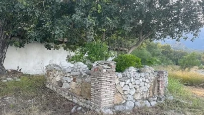 Kemer’de Osmanlı’dan kalma mezar