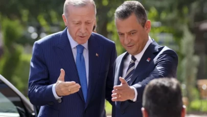 Özgür Özel'den Erdoğan'a kritik çağrı: Çıksın ve her şeyi orada anlatsın