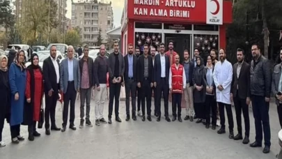 AK Parti Mardin’den kan bağışı