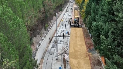 Alikahya tramvayı stada doğru ilerliyor