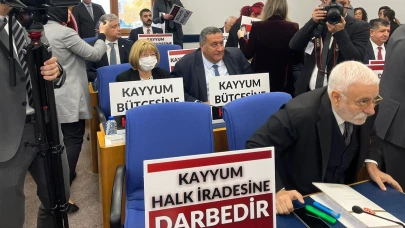 CHP, Bütçe Komisyonu'nda 'Kayyum halkın iradesine darbedir' dövizi açtı!