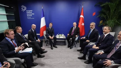 Cumhurbaşkanı Erdoğan ve Fransa Cumhurbaşkanı Macron, Türkiye'nin AB süreci hakkında görüştü