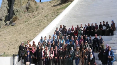 Demircili kadınlar ’Adım Adım Manisa’yı gezdi