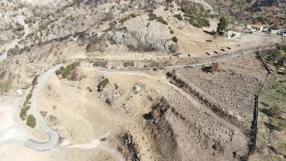 Doğançaylı arıcılar istedi Başkan Tugay talimatı verdi  Yanan araziler bal ormanıyla küllerinden doğuyor