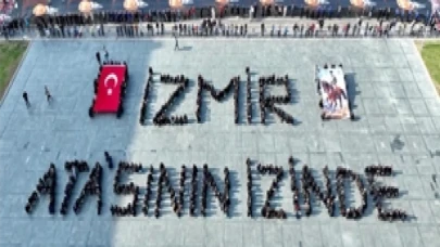 İzmir’de ’Ata’ya saygı yürüyüşü’ düzenlendi