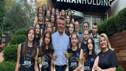 Sadettin Saran ve Başkan Hürriyet Kocaeli Voleybol Akademi’nin maçını izleyecek