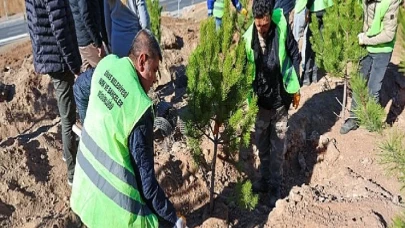 Sivas Belediyesi anlamlı bir çalışmaya imza atarak mevsimlik işçiler adına hatıra ormanı oluşturdu.