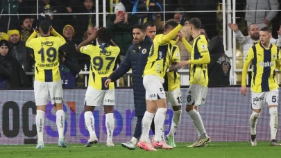 Fenerbahçe 10 kişi kaldığı maçta Başakşehir’i 3-1 mağlup etti