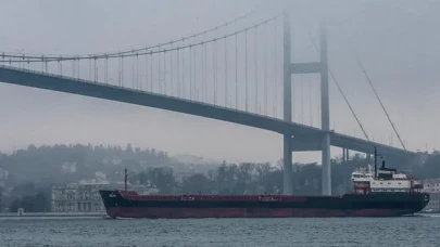 İstanbul Boğazı'nda tanker arızası: Gemi trafiği durduruldu