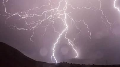 Meteoroloji'den Muğla, Aydın ve Antalya için kuvvetli sağanak uyarısı