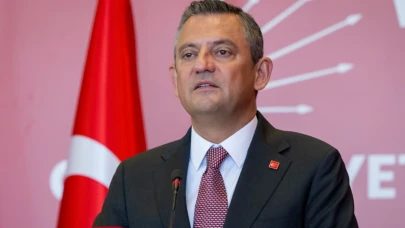 Özgür Özel: Türkiye, Suriye'de birilerine kayıtsız destek verirse yeni bir felaket olur