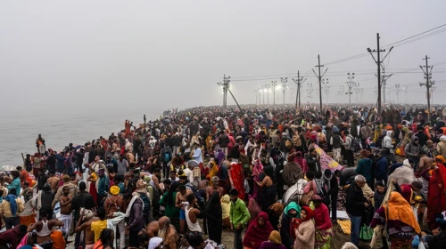 Hindistan’daki Kumbh Mela festivalinde izdiham: En az 7 kişi hayatını kaybetti