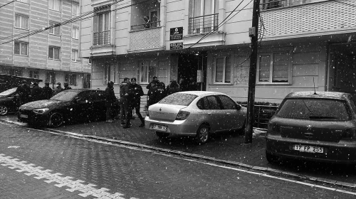 Esenyurt'ta kadın cinayeti: Eşini elleriyle boğarak öldürdü