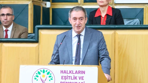 DEM Parti Eş Genel Başkanı Bakırhan: Öcalan, Kürt sorununun demokratik yollarla çözülmesi için bir çağrıya hazırlanıyor