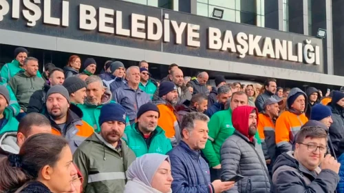 İstanbul'da belediye işçileri eylem başlattı: "Ekrem Başkan yalnız değildir"