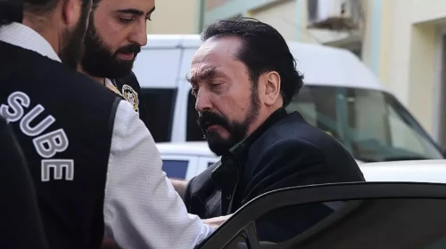 Adnan Oktar, yargı sürecinde üç suçtan aklandı