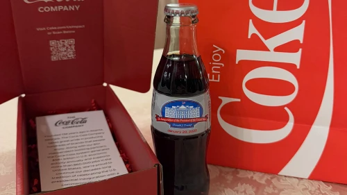 Coca-Cola, ABD Başkanı Trump'a özel olarak hazırlanmış diyet kola hediye etti