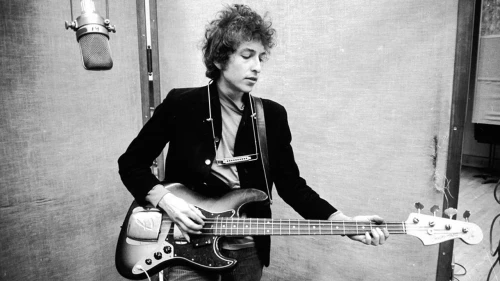 Bob Dylan’ın “Mr. Tambourine Man” şarkısının taslakları 510 bin dolara satıldı