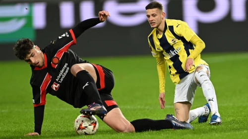 Fenerbahçe, Midtjylland ile berabere kalarak üst tura yükseldi