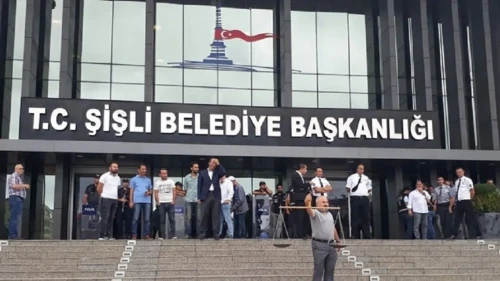 Şişli Belediye Başkan Yardımcıları, kayyım atanmasına tepki olarak görevlerinden istifa etti