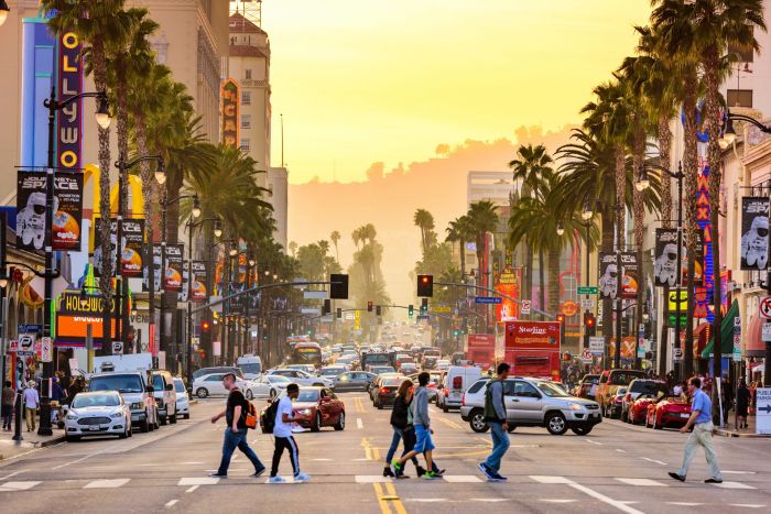 Hollywood-Boulevard-Los-Angeles.jpg