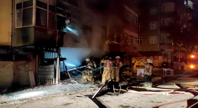 Pendik’te iş yerinde çıkan ve daireye sıçrayan yangın söndürüldü