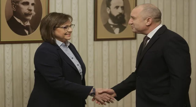 Bulgaristan’da hükümet kuramayan sosyalistler görevi Cumhurbaşkanı Radev’e iade etti
