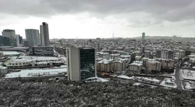 GÜNCELLEME İstanbul’da devam eden kar yağışı hayatı olumsuz etkiliyor