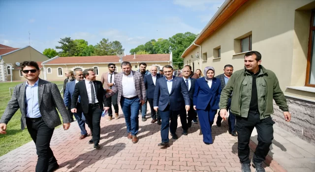 Bakan Fatih Dönmez, Eskişehir Mahmudiye’de muhtarlar ve STK temsilcileriyle buluştu:
