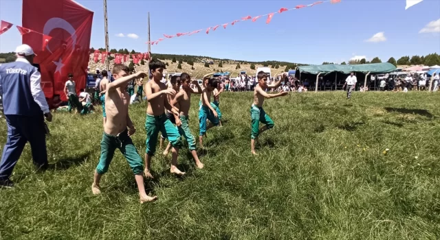 Tokat’ta Geleneksel Çıkrık Köyü 6. Karakucak Güreşleri düzenlendi