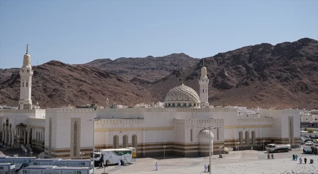 Hacılar, Medine’de kutsal mekan ve alanları ziyaret etti