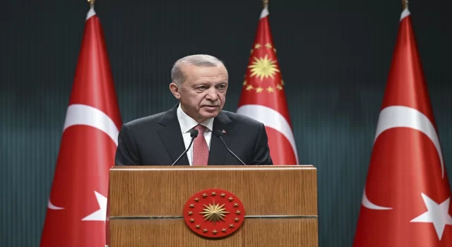 Cumhurbaşkanı Erdoğan: ”(Memur ve emekli maaşı zammı) 5 Temmuz’da 6 aylık enflasyon oranlarının belli olmasıyla, memur ve emeklilerimize verdiğimiz sözleri yerine getireceğiz.”