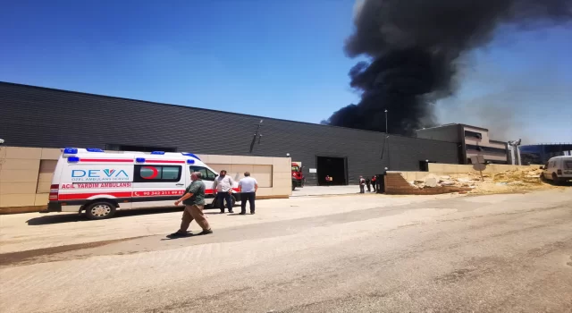 GÜNCELLEME Gaziantep’teki fabrika yangınına müdahale ediliyor